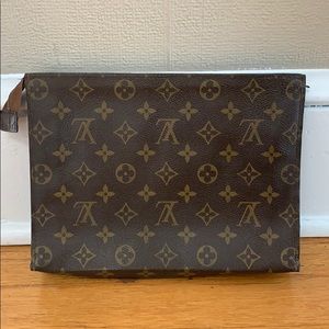 SOLD LOUIS Vuitton Toiletry 26